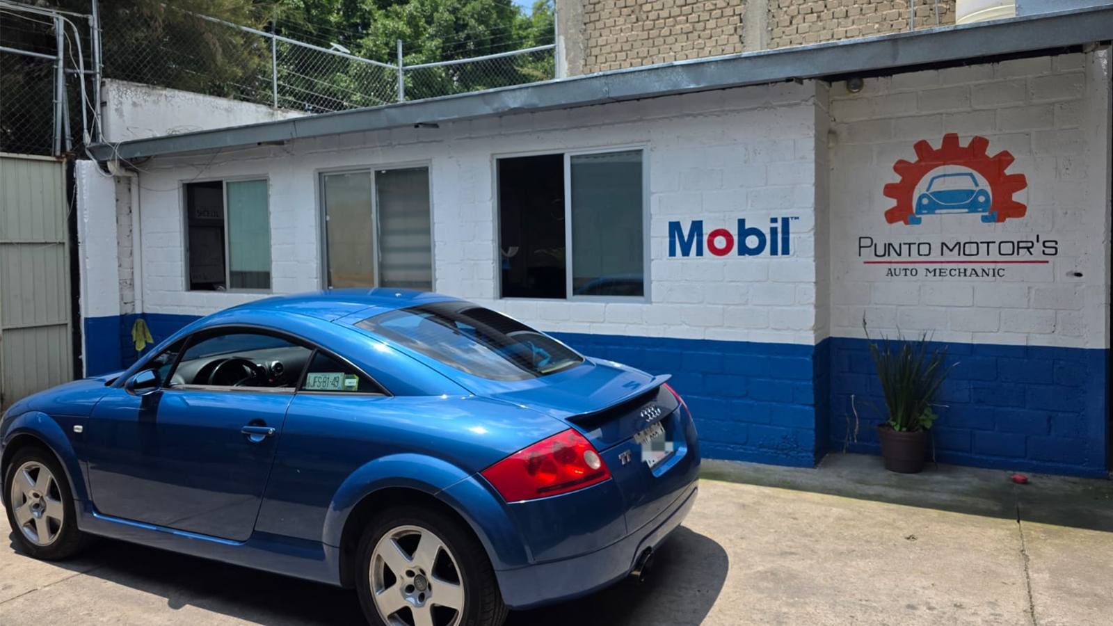 Auto azul